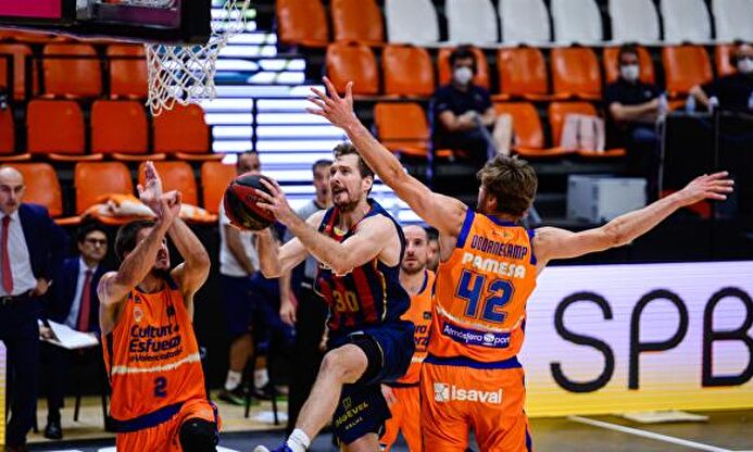 El Baskonia fue mejor en los momentos decisivos | EFE