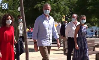 Los Reyes, recibidos en las Tres Mil Viviendas: "Más trabajo, menos caridad"