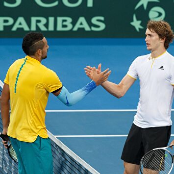 Nick Kyrgios saluda a Alexander Zverev tras un partido del Abierto de Australia en 2018. | Cordon Press