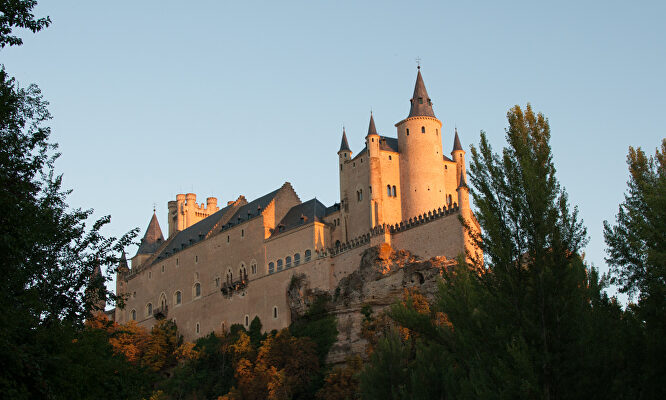 Una visita al histórico Alcázar de Segovia que reabre tras la pandemia