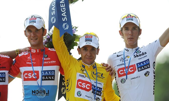 Carlitos Sastre le birló el triunfo en el Tour a los Schleck | EFE