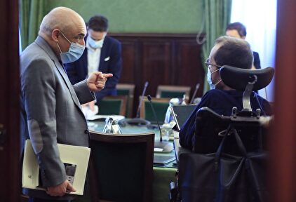 Rafael Simancas conversa con Pablo Echenique. | Pool