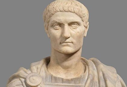 Estatua del emperador Constantino | Archivo