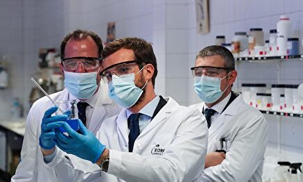 Pablo Casado en Vitoria en una visita a la empresa Zorelor. | Tarek