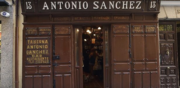 12 tabernas y restaurantes centenarios de Madrid que han resistido al coronavirus