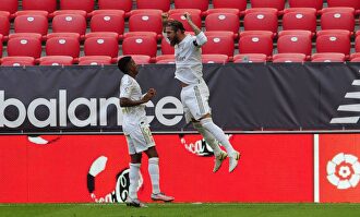 Rodrygo y Sergio Ramos tras el 0-1. | Cordon Press