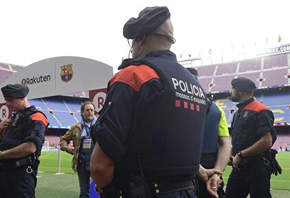 Mossos en el Camp Nou. | EFE