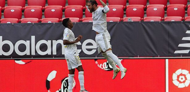 Rodrygo y Sergio Ramos tras el 0-1. | Cordon Press