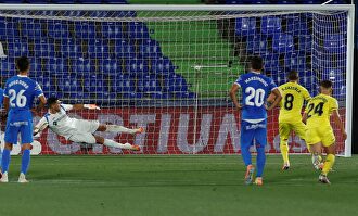 Tangana en los vestuarios tras el encuentro entre el Getafe y el Villarreal | EFE