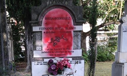 Lápida de la tumba de Buesa. | Fundación Fernando Buesa