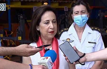 Robles censura a Iglesias: "Los medios de comunicación son el oxígeno de la democracia"