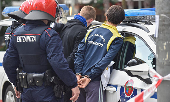 Momento de dos de las detenciones. | EFE