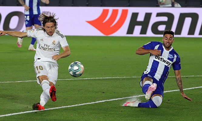 El Real Madrid necesita una victoria para volver a contar con un colchón de puntos | EFE