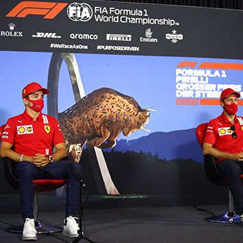Charles Leclerc (i) y Sebastian Vettel, durante la rueda de prensa previa al GP de Estiria que se disputa este fin de semana en Spielberg. | EFE