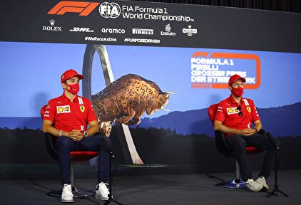 Charles Leclerc (i) y Sebastian Vettel, durante la rueda de prensa previa al GP de Estiria que se disputa este fin de semana en Spielberg. | EFE