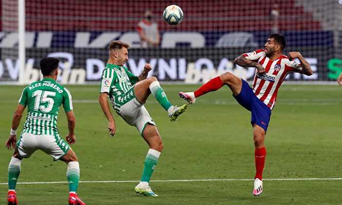 El Betis y el Atlético se enfrentan con el mismo objetivo: los tres puntos | EFE