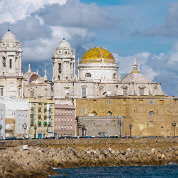 Diez rincones de la ciudad de Cádiz y cinco lugares imprescindibles de su costa hasta Tarifa