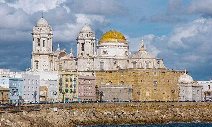 Diez rincones de la ciudad de Cádiz y cinco lugares imprescindibles de su costa hasta Tarifa
