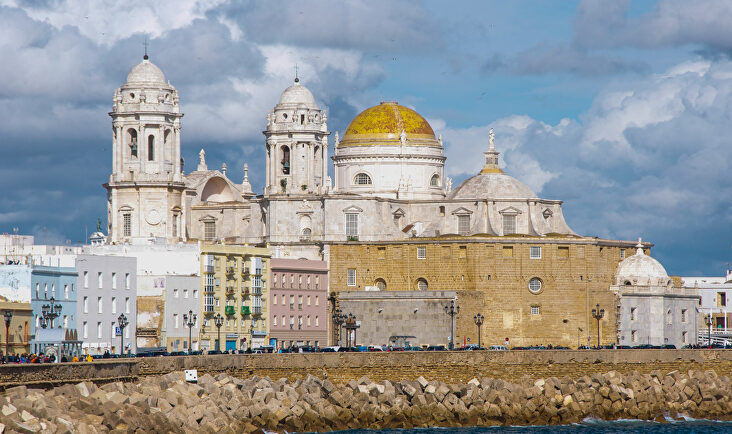 Diez rincones de la ciudad de Cádiz y cinco lugares imprescindibles de su costa hasta Tarifa