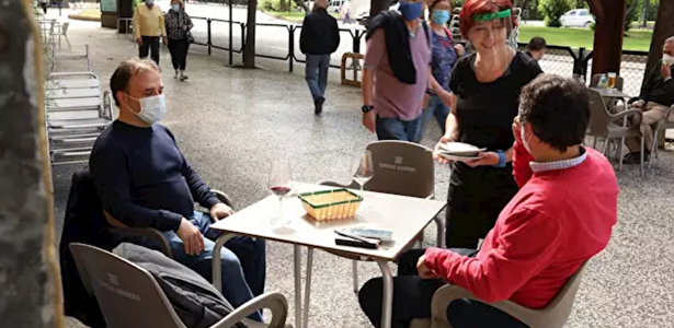 Una terraza de Zaragoza | Europa Press