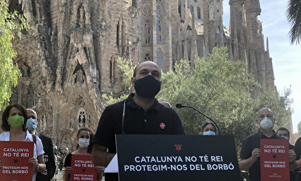 El vicepresidente de Òmnium Cultural, Marcel Mauri, durante la lectura del manifiesto. | Europa Press