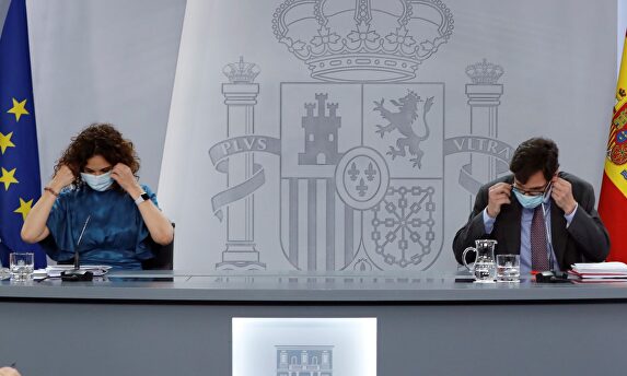 Marías Jesús Montero y Salvador illa. | EFE