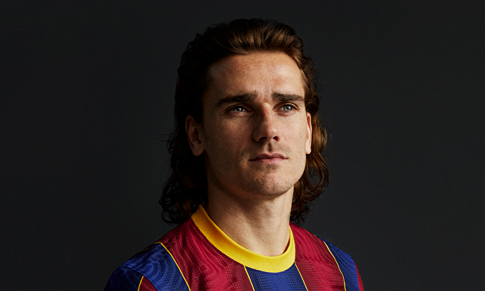Griezmann vistiendo la nueva equipación del Barça | Fútbol Club Barcelona