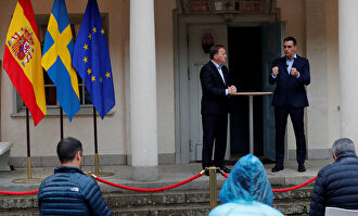 Sánchez y el primer ministro sueco, Stefan Löfven. | EFE