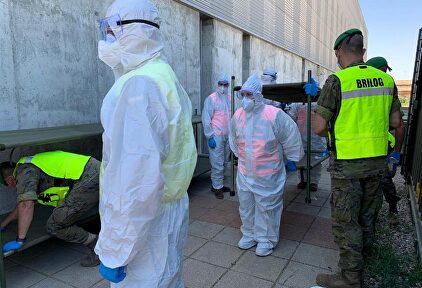 Militares habilitando el polideportivos de Albalate de Cinca. | Min. Defensa