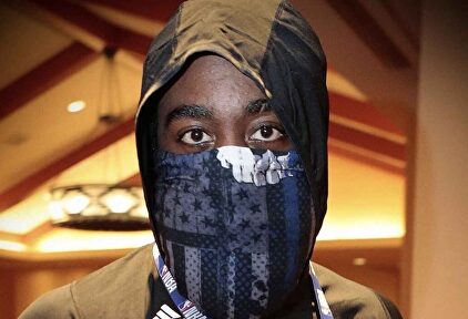 El jugador llegó a la burbuja con esta polémica mascarilla | EFE