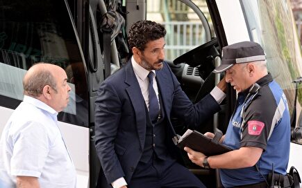 El policía que se atrevió a parar al autobús del Real Madrid