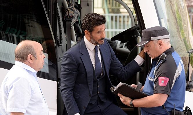 El policía que se atrevió a parar al autobús del Real Madrid