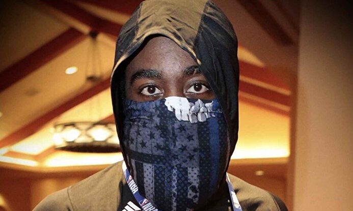 El jugador llegó a la burbuja con esta polémica mascarilla | EFE