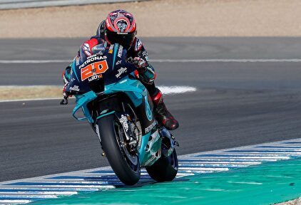 Fabio Quartararo, a lomos de su Petronas Yamaha en el circuito de Jerez de la Frontera. | EFE
