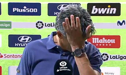 El entrenador de la Real Sociedad rompe a llorar tras lograr el billete para la Europa League