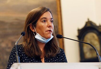 La alcaldesa de A Coruña, Inés Rey, durante la rueda de prensa de este martes. | EFE