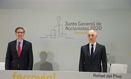 Rafael del Pino, presidente de Ferrovial y el consejero delegado Ignacio Madridejos en la Junta general de Accionistas | Europa Press