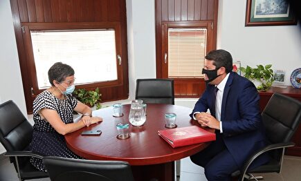 La ministra de Asuntos Exteriores, Arancha González Laya, con el ministro principal de Gibraltar, Fabian Picardo. | EFE