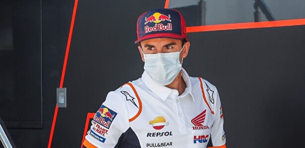 Marc Márquez vuelve a pasar por quirófano por la lesión del húmero derecho | EFE