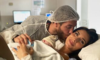 Sergio Ramos, Pilar Rubio y el pequeño Máximo Adriano. | Twitter