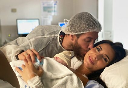 Sergio Ramos, Pilar Rubio y el pequeño Máximo Adriano. | Twitter