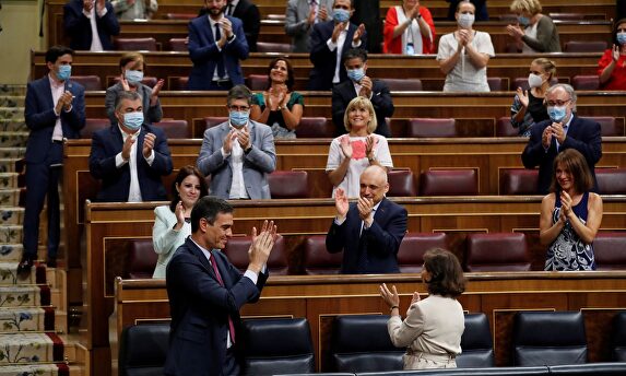 Los datos desmontan los aplausos a Sánchez | EFE