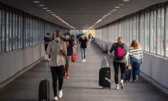 Suben los casos pero no el porcentaje de hospitalizaciones | EFE