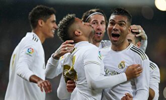 Mariano celebra el gol ante el Barcelona. | EFE