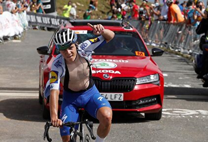 El polémico gesto de Evenepoel para celebrar su victoria en la Vuelta a Burgos