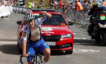 El polémico gesto de Evenepoel para celebrar su victoria en la Vuelta a Burgos