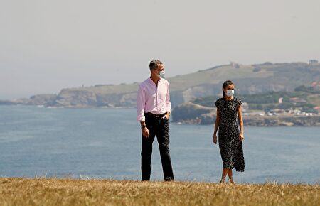 Los Reyes finalizan su gira por España en Asturias