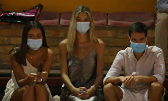 El esperado debut de Ana Soria: aparece por sorpresa en Huelva para ver torear a Enrique Ponce