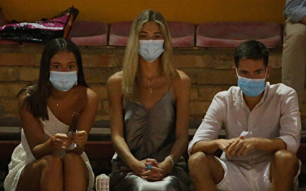 El esperado debut de Ana Soria: aparece por sorpresa en Huelva para ver torear a Enrique Ponce