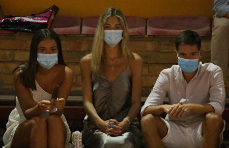 El esperado debut de Ana Soria: aparece por sorpresa en Huelva para ver torear a Enrique Ponce